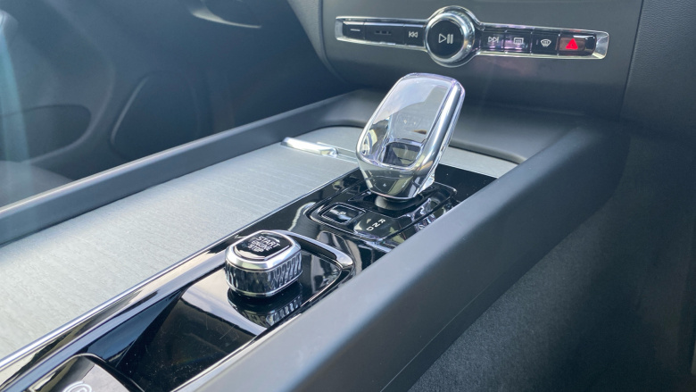 Volvo XC60 2.0 T8 [455] PHEV Ultra Dark 5dr AWD Geartronic Estate